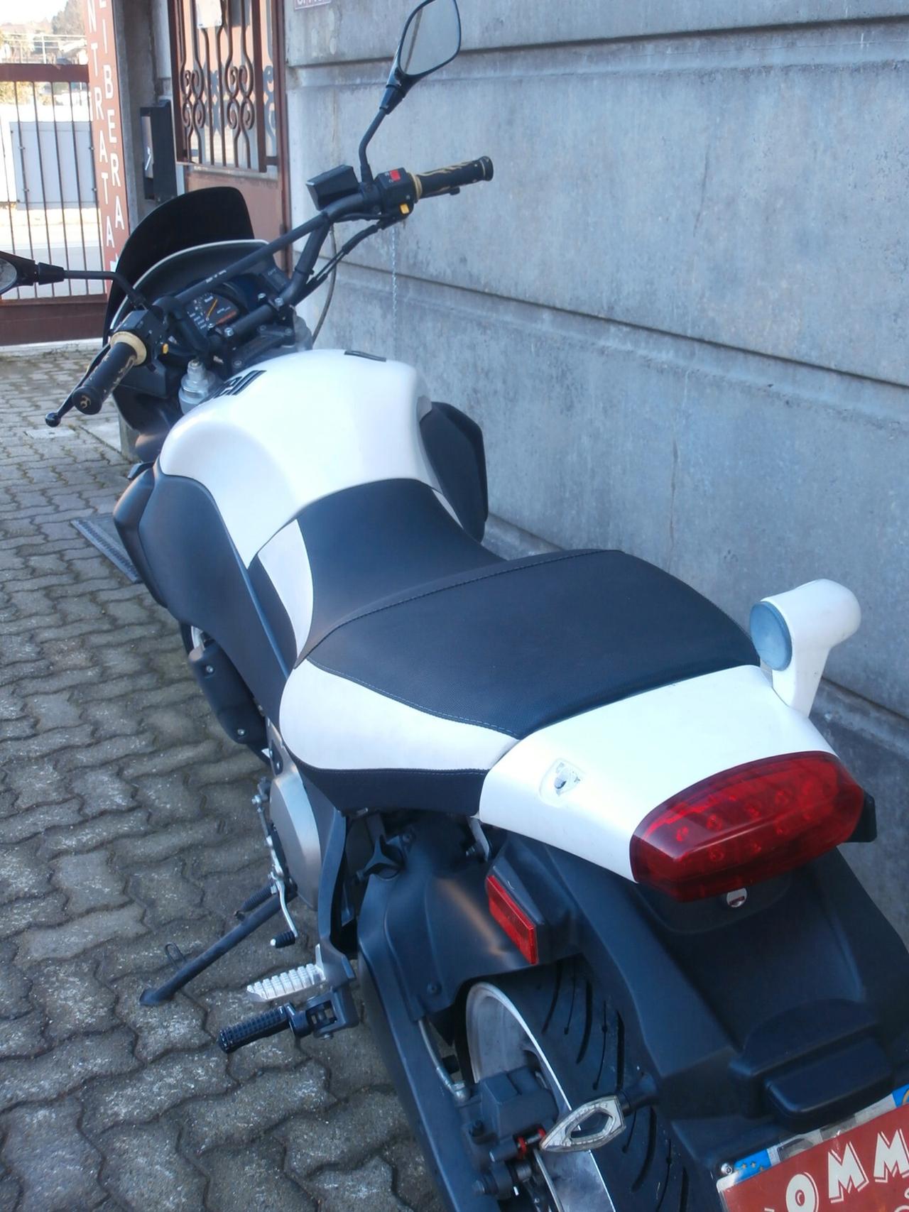 Buell Ulysses XB12 XB12X (2006 - 11) passaggio incluso.