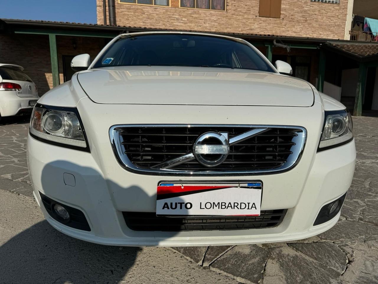 Volvo V40 D2 1.6 R-DESIGN