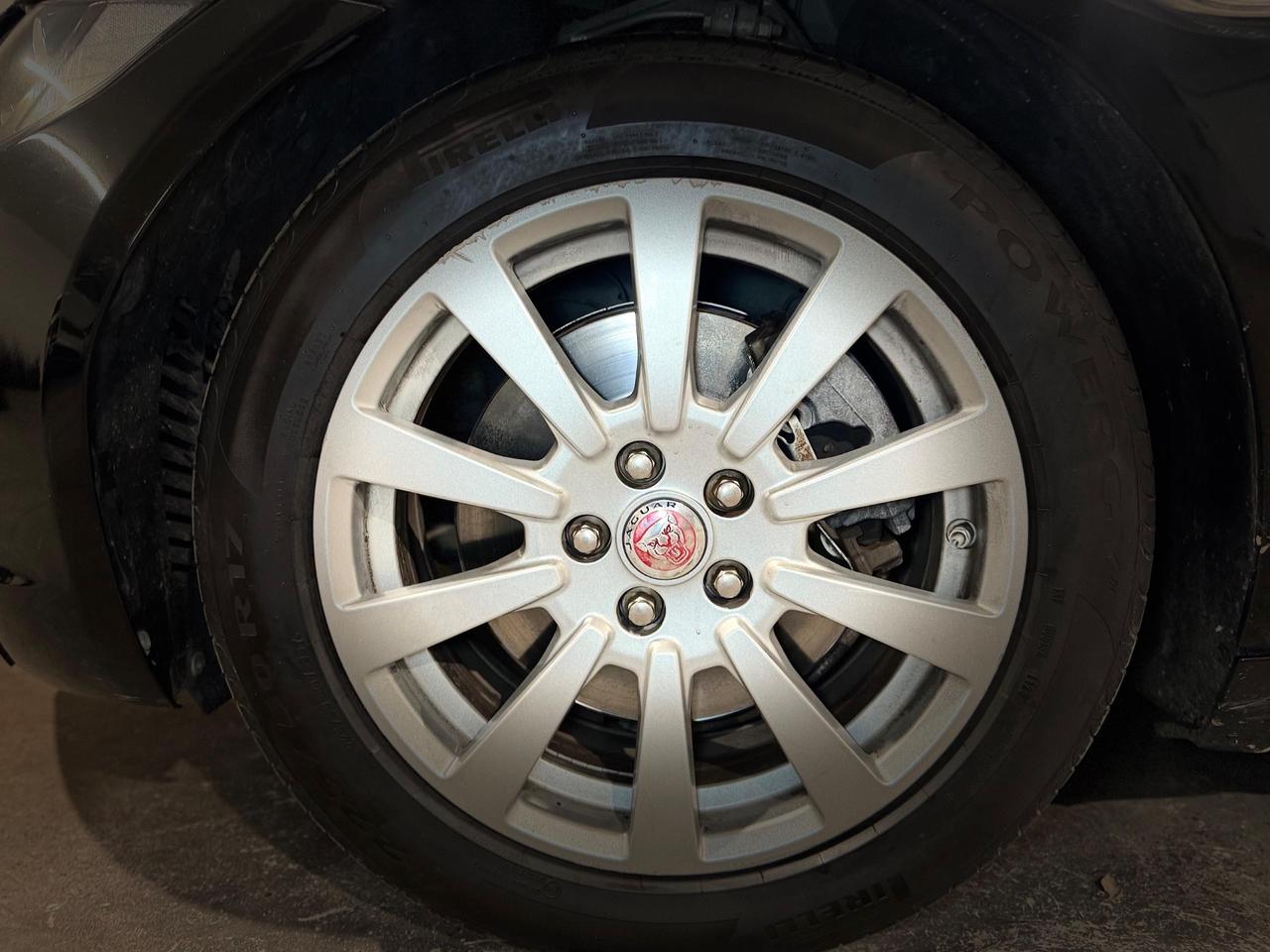 JAGUAR XE*2.0*180 CV*AWD*R-LINE*