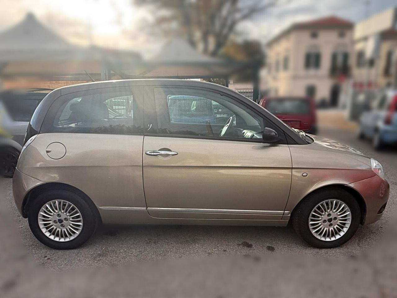 Lancia Ypsilon 1.4 Argento