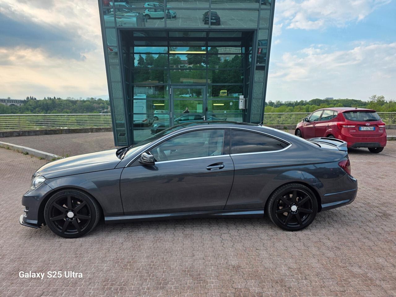 Mercedes C220 coupe AMG valutiamo usato /scambio