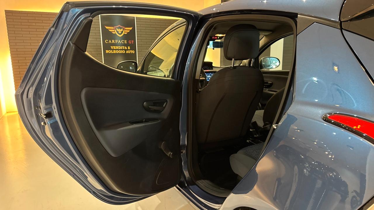 Lancia Ypsilon 1.0 70cv Hybrid Gold - 2023