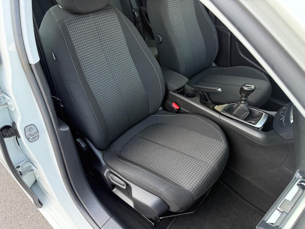 Peugeot 308 Berlina 1.5 130 Cv Bianco perla