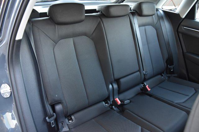 AUDI Q3 35 TDI S tronic Business *Cockpit, led, Navi*