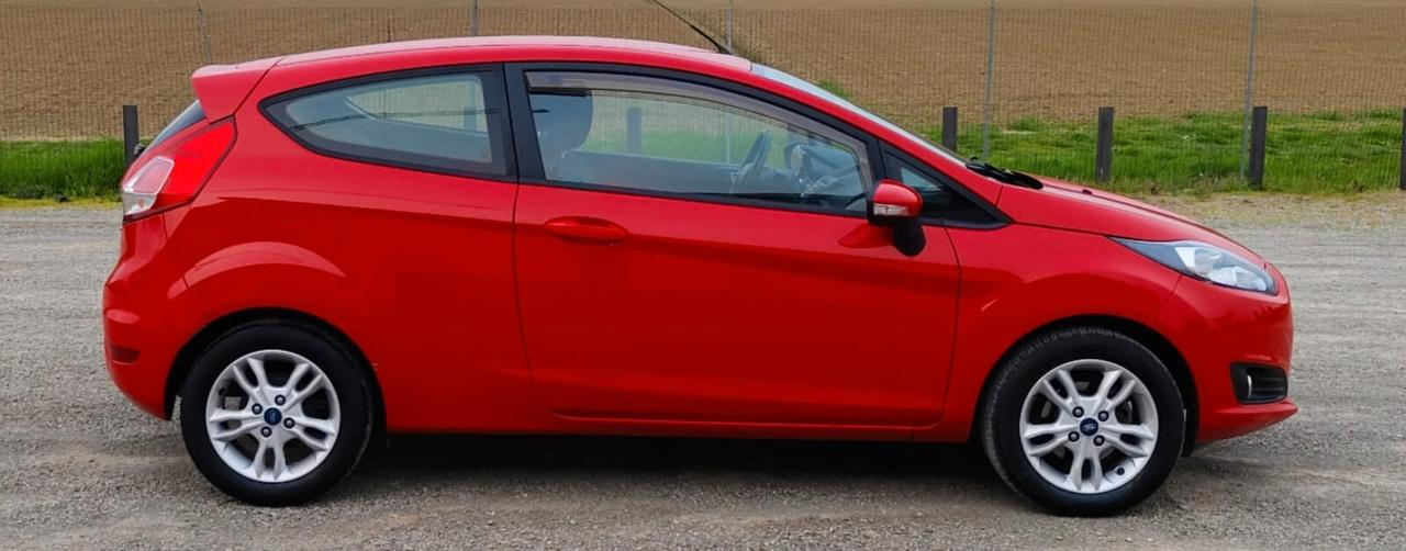 Ford Fiesta 1.2 60CV 3 porte Black & White Edition