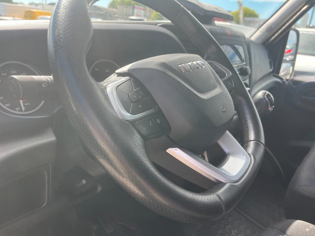 IVECO DAILY 35C18 3.0CC CENTINA ALZA E ABBASSA