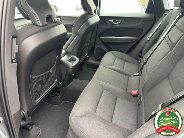 VOLVO XC60 B4 (d) AWD Geartronic Momentum