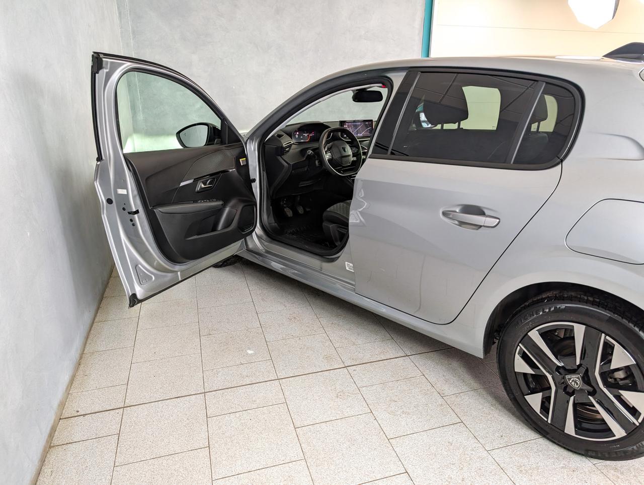 Peugeot 208 1.2 puretech 100cv Allure