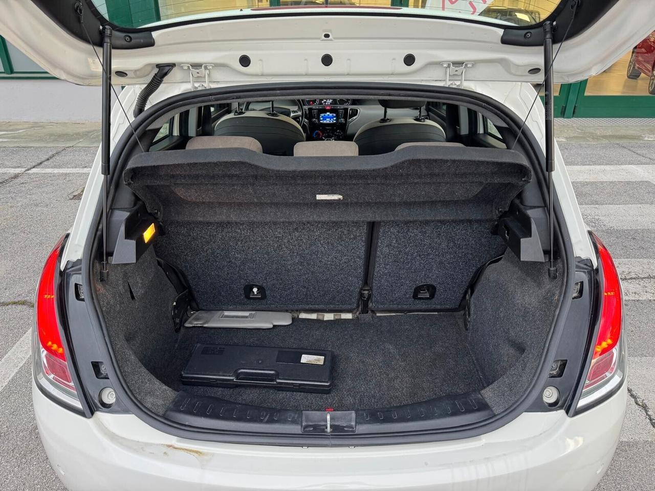 Lancia Ypsilon 1.2 69 CV Gold unico proprietario