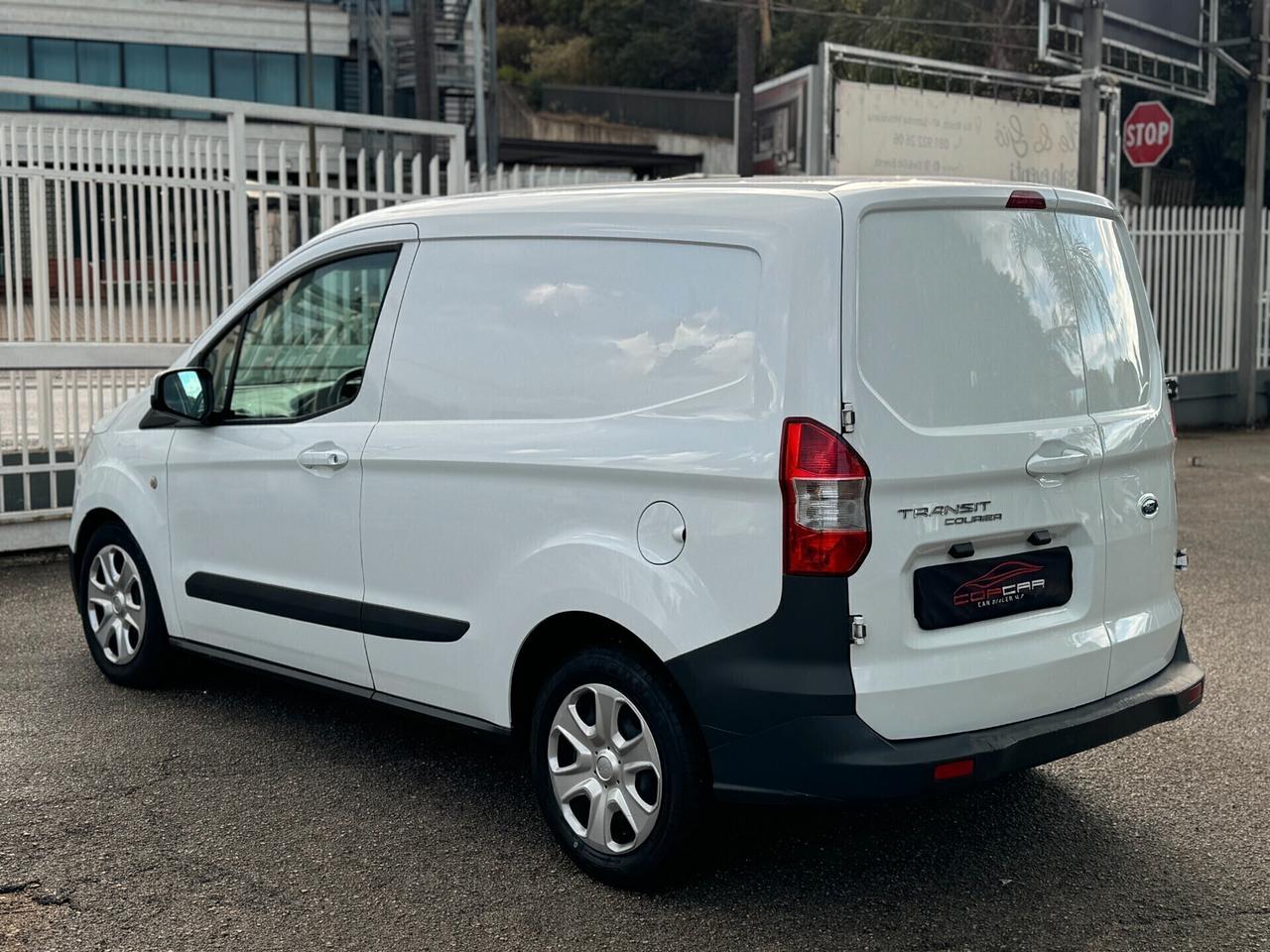 Ford Transit Courier 1.5 TDCi 75CV Vann2017