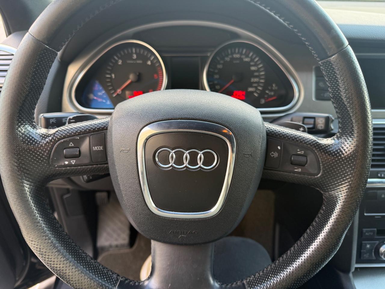 Audi Q7 3.0 V6 TDI 233CV quattro tiptronic