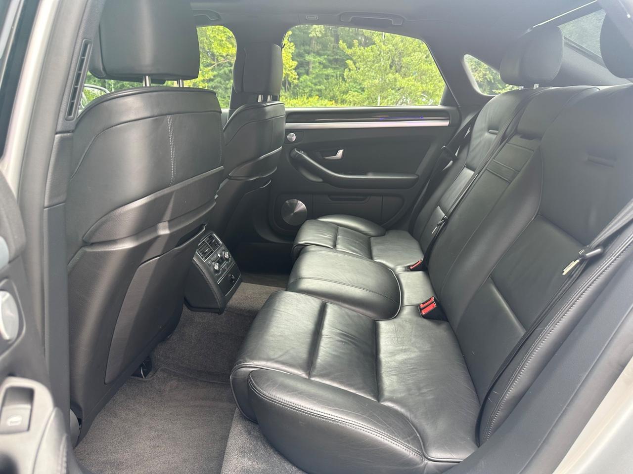 Audi A8 S8 5.2 V10 quattro tiptronic