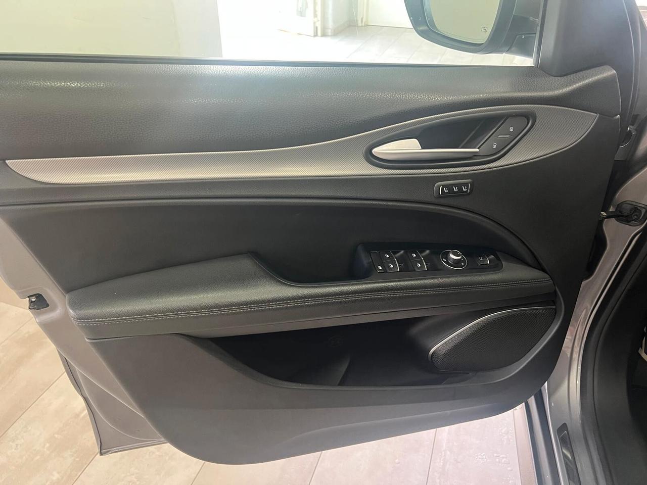 Alfa Romeo Stelvio 2.2 Turbodiesel 210 CV AT8 Q4 Executive