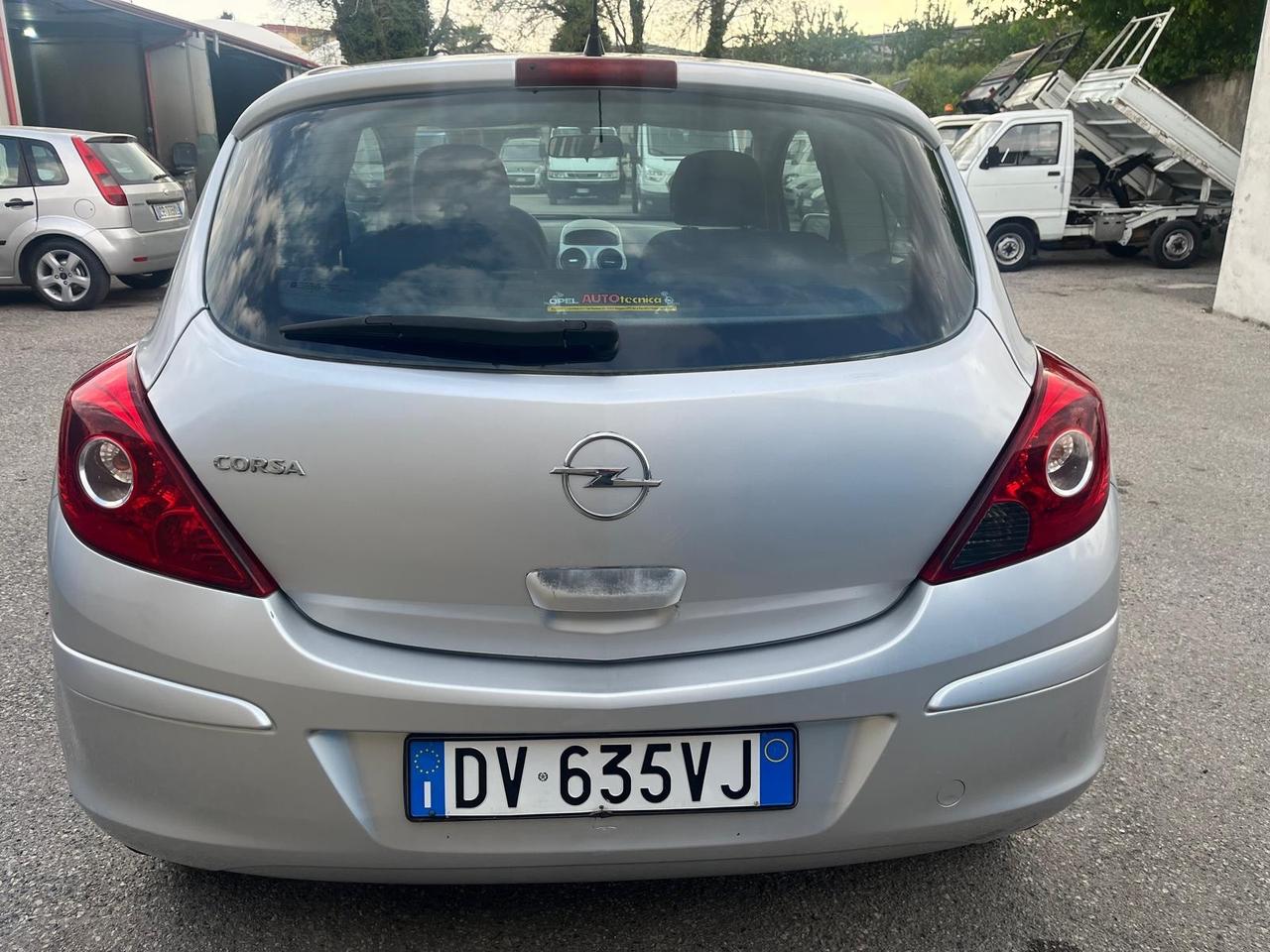 Opel corsa 3P-1.2 benz-km 127000-2009