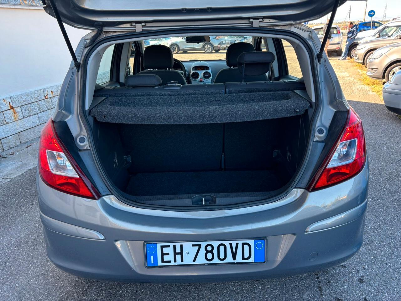 Opel Corsa 1.2 5 porte Cosmo