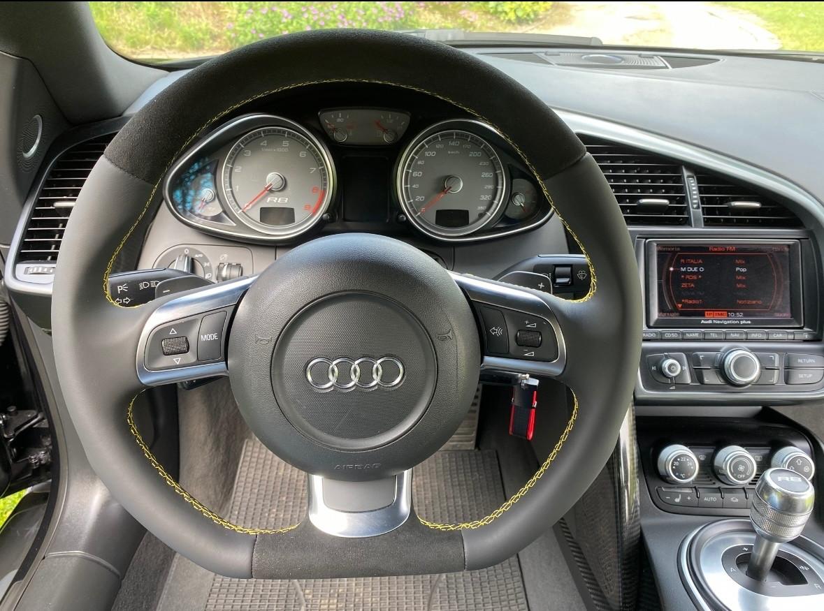 Audi R8 allestimento Full Carbonio