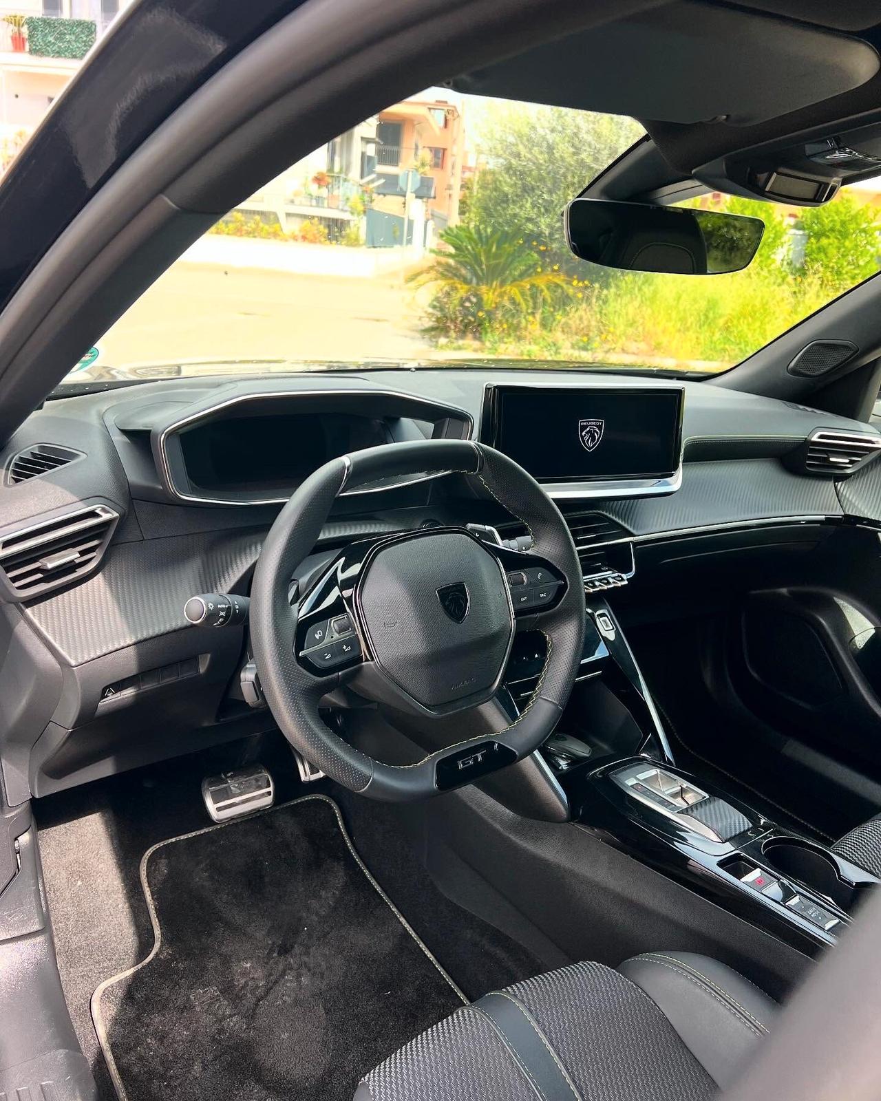 Peugeot 2008 Hybrid 145 e-DCS6 GT