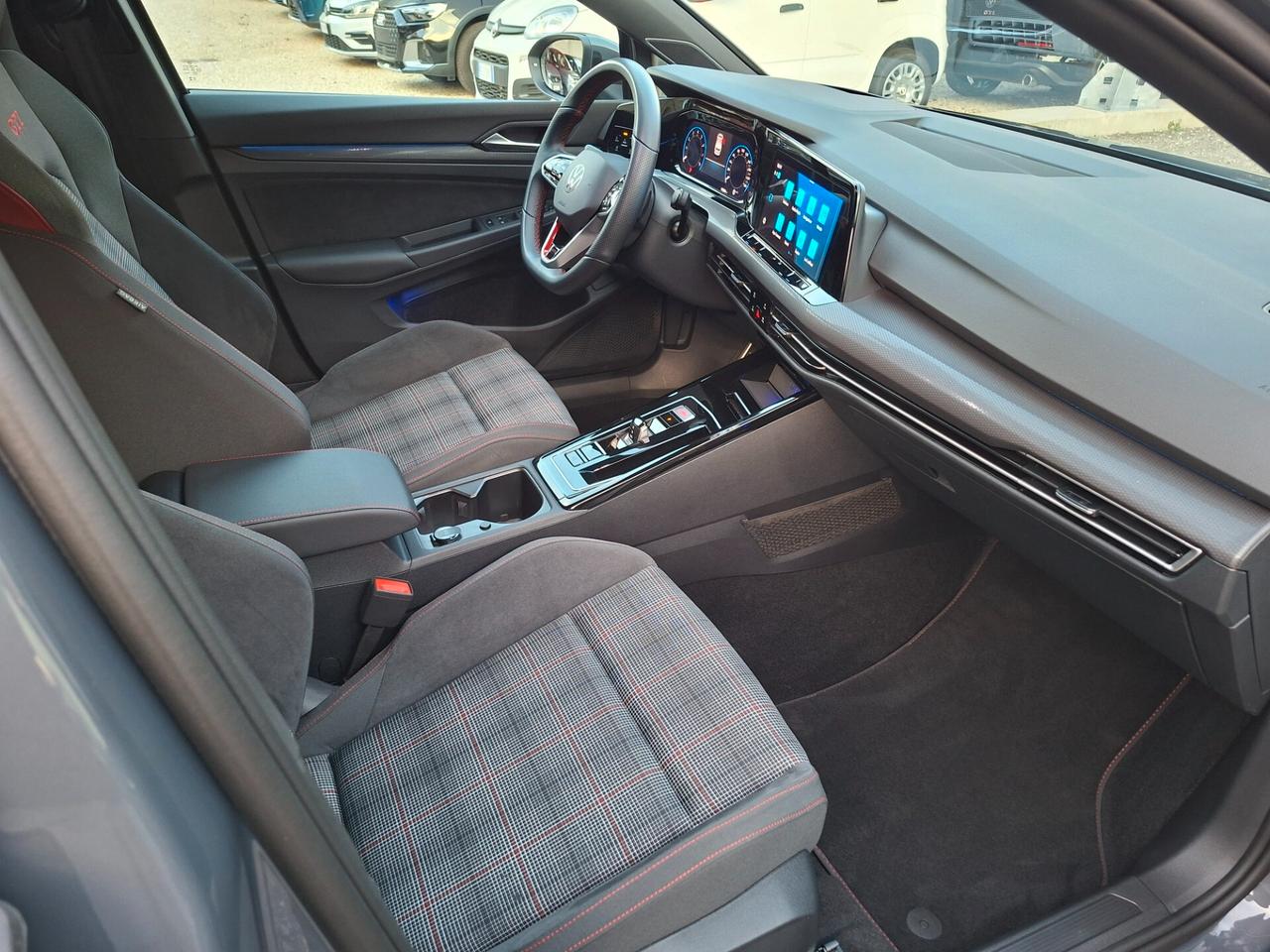 Volkswagen Golf GTI 2.0 TSI DSG