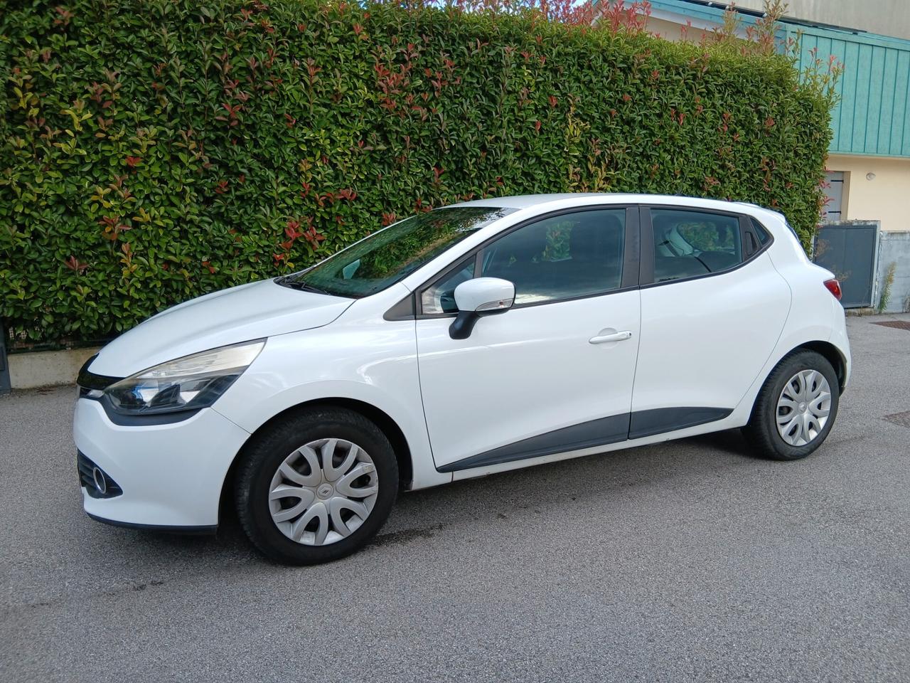 Renault Clio 1.5 dCi 8V 75CV 5 porte Wave tua a € 185 mese