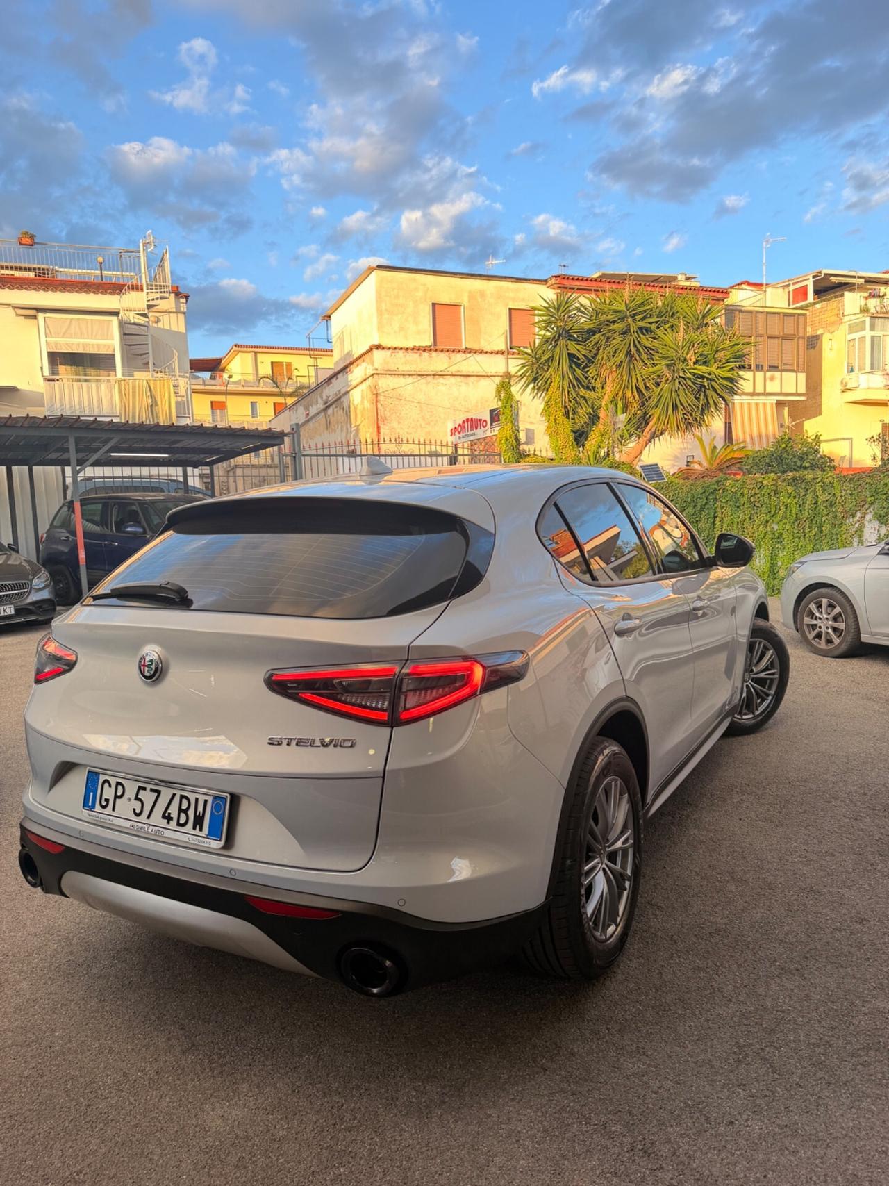 Alfa Romeo Stelvio 2.2 Turbodiesel 160 CV AT8 RWD Super Business