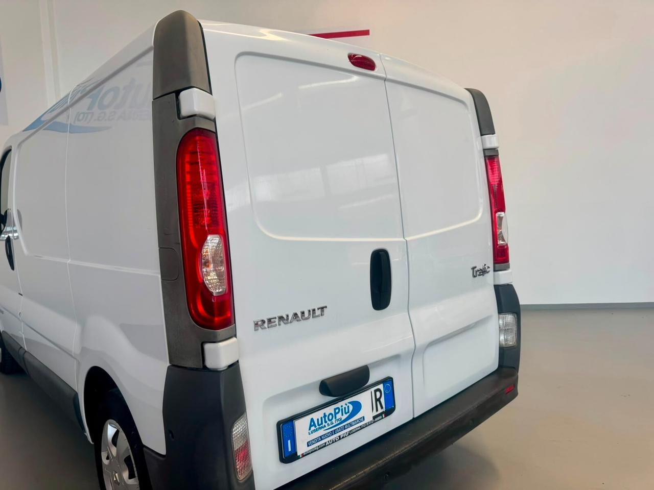 Renault Trafic L1H1 2.0 dCi 115 CV