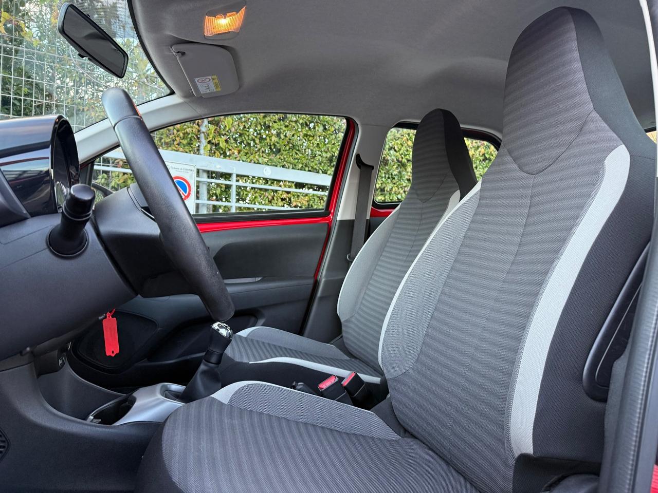 Toyota Aygo Connect 1.0 5 porte x-play + GARANTITA