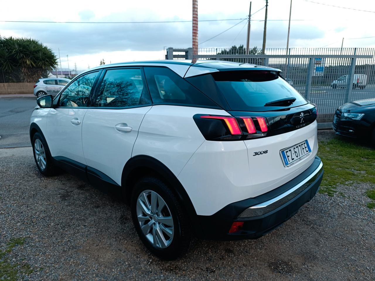 Peugeot 3008 BlueHDi 130 S&S EAT8 Business