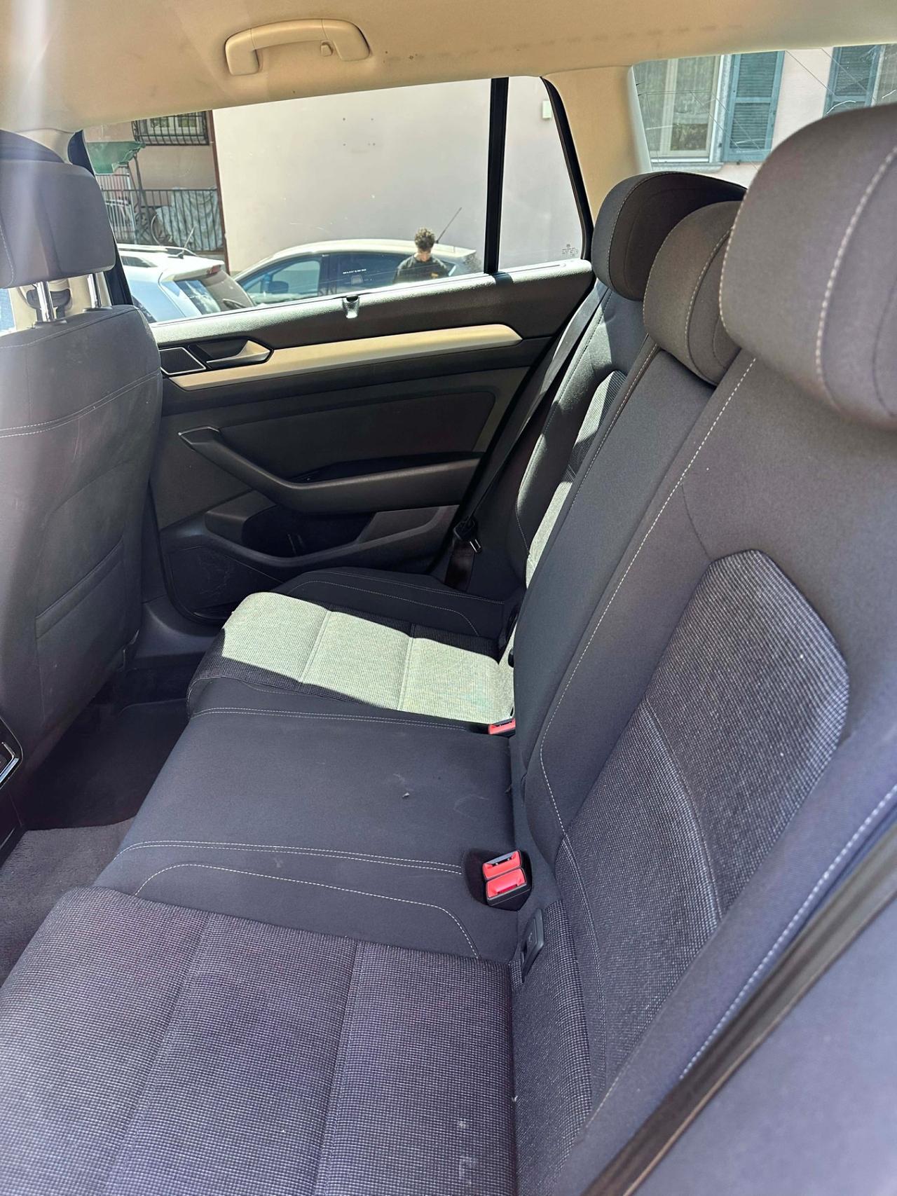 Volkswagen PASSAT VARIANT 1.6 TDI DSG BLUEMOTION.