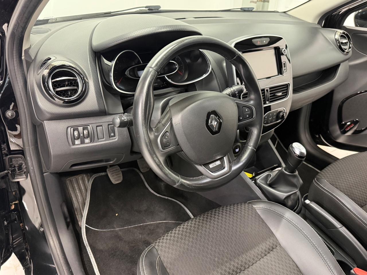 Renault Clio dCi 8V 75 CV 5 porte Moschino Intens