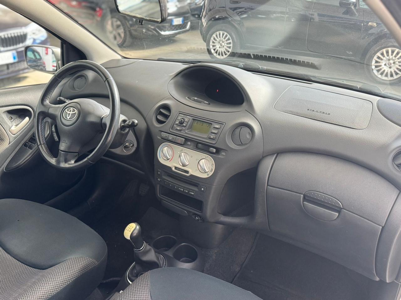 Toyota Yaris 1.0i 16V OK NEOPATENTATI