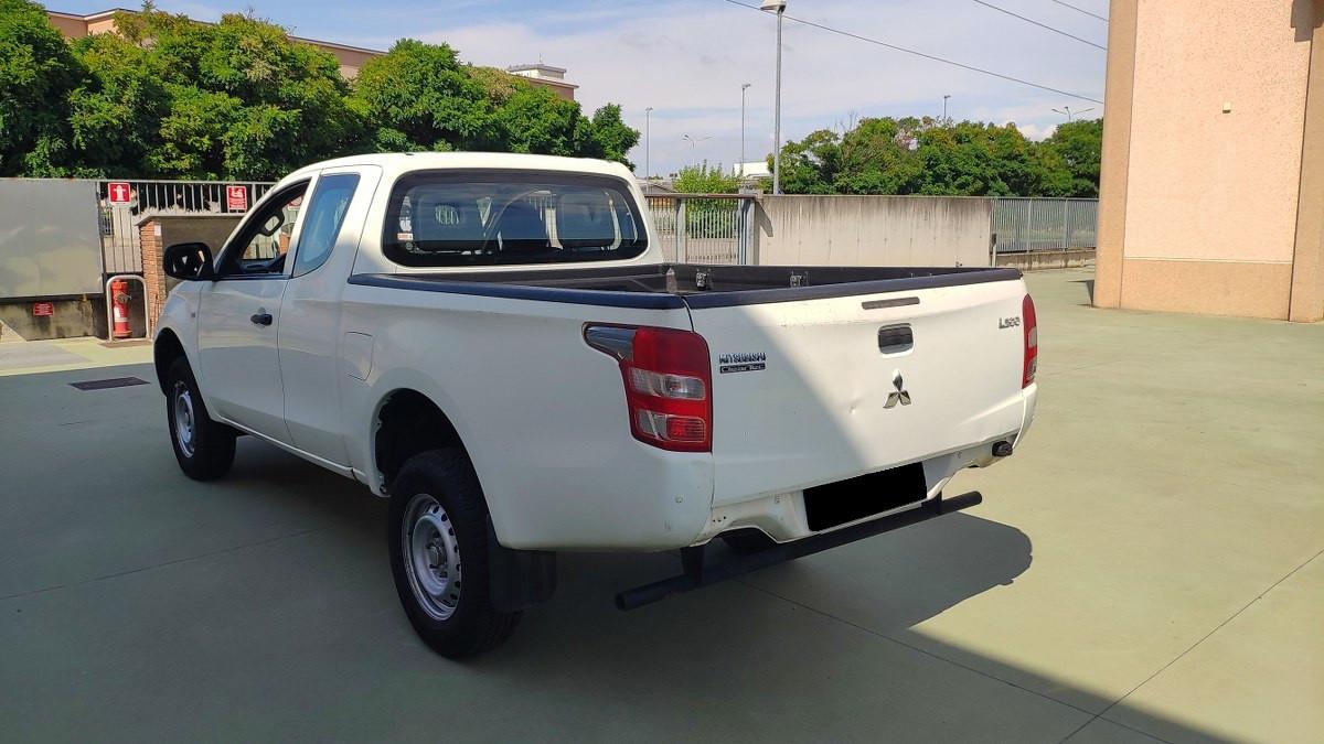 MITSUBISHI L200 2.4 Di-D/154Cv Club Cab Inform