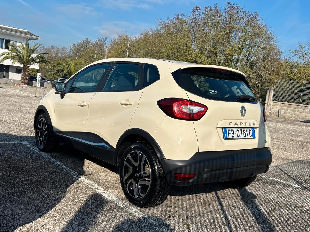 Renault Captur 900 TCe INTENS - 2015
