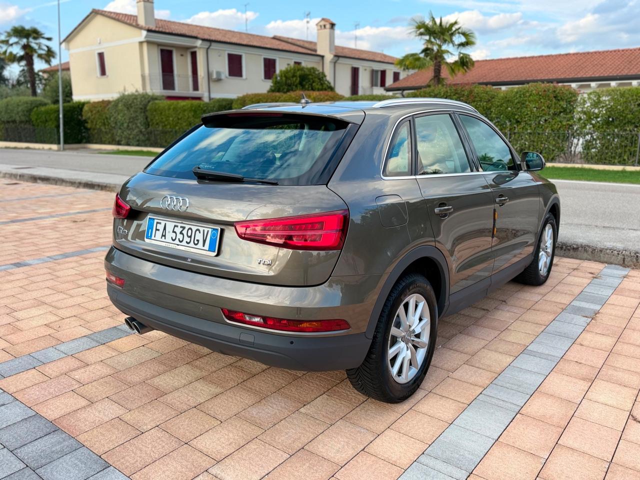 Audi Q3 2.0 TDI 120 CV Business