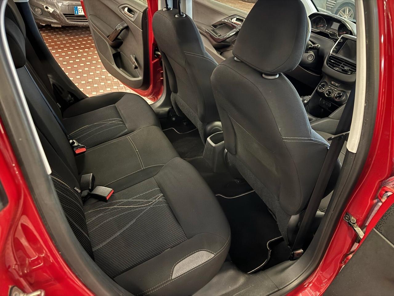 Peugeot 208 PureTech 82 5 porte Allure - IDEALE PER NEOPATENTATI