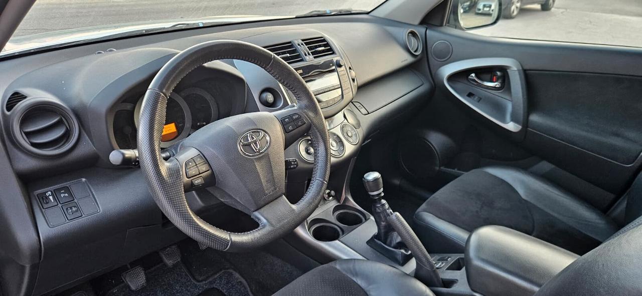 Toyota RAV 4 2.2 D-4D 150 CV Lounge (4x4)