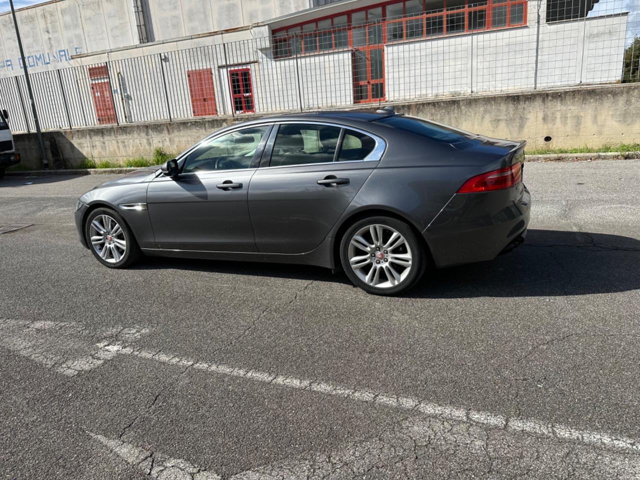 Jaguar XE 2.0 D Turbo Portfolio