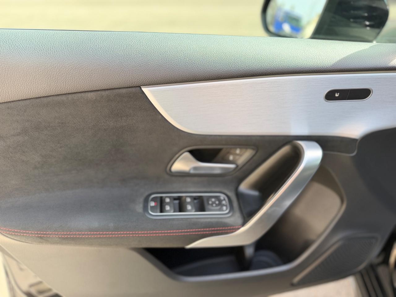 Mercedes-benz A180d Premium Amg -2021 AMBIENT/NAVI