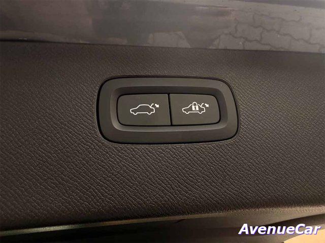 VOLVO XC90 2.0 b5 Core awd 7 posti TELECAMERA POST. IVA ESP.