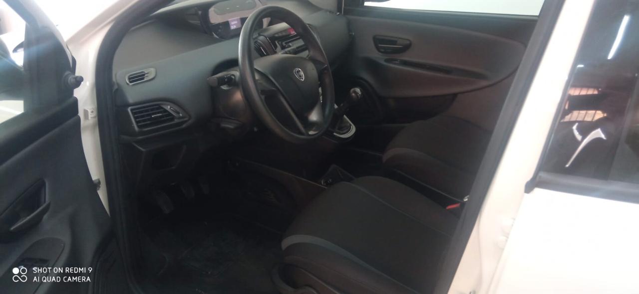 LANCIA YPSILON 1.3 DIESEL 90 CV 5 PORTE