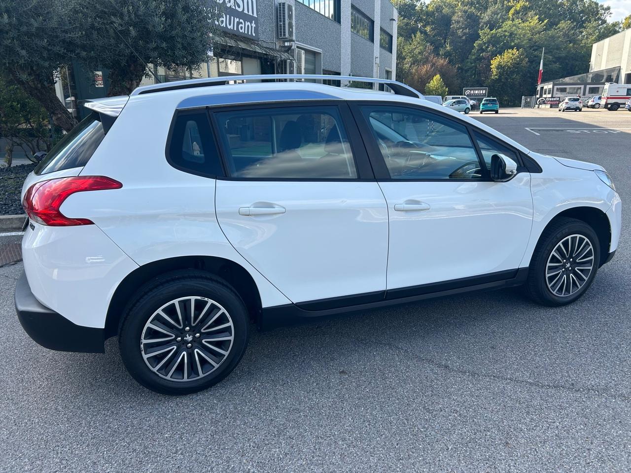 Peugeot 2008 PureTech 82 Allure *Neo patentati *