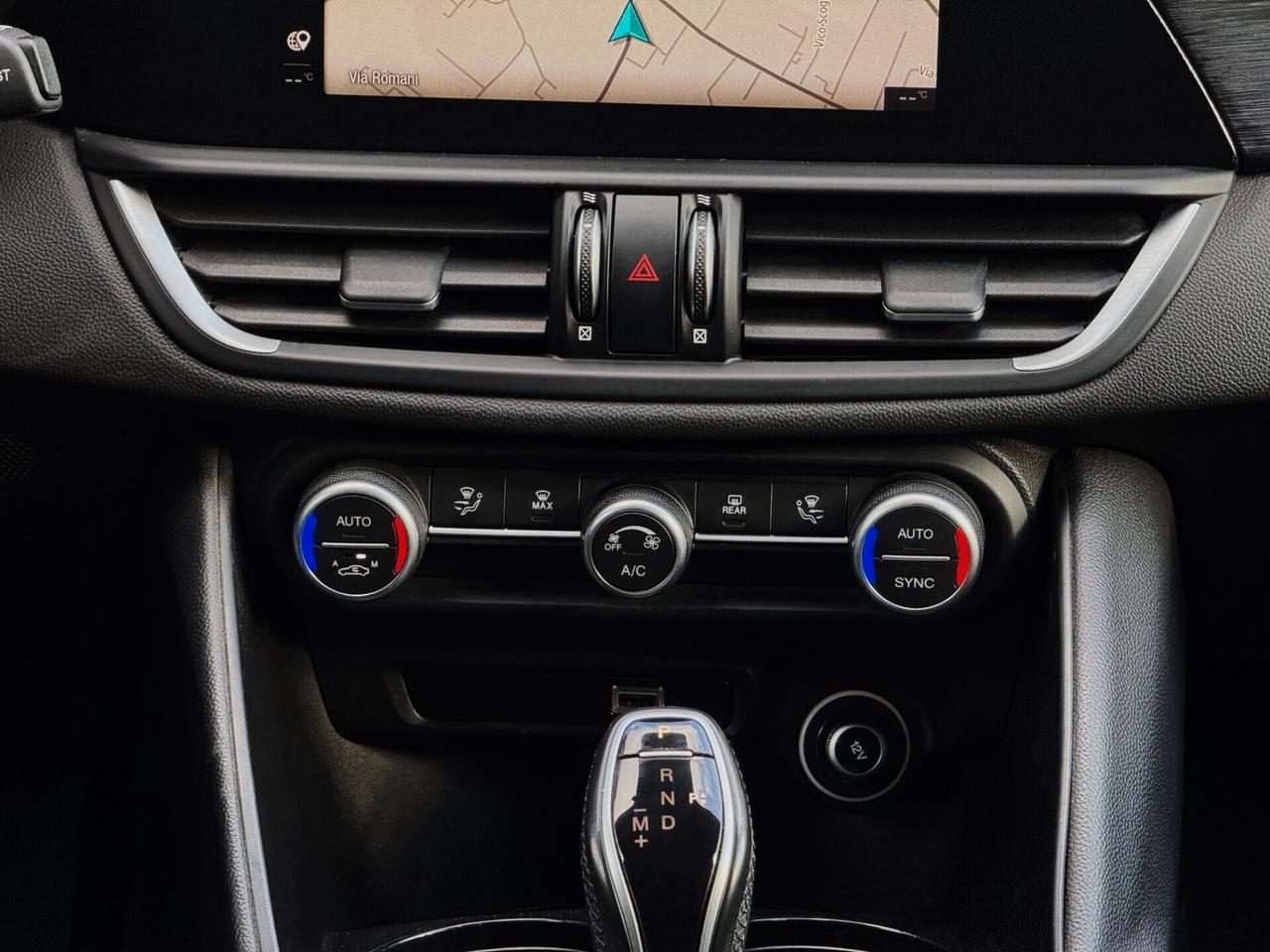 Alfa Romeo Giulia 2.2 T Business 136CV AT8 LED CAR PLAY
