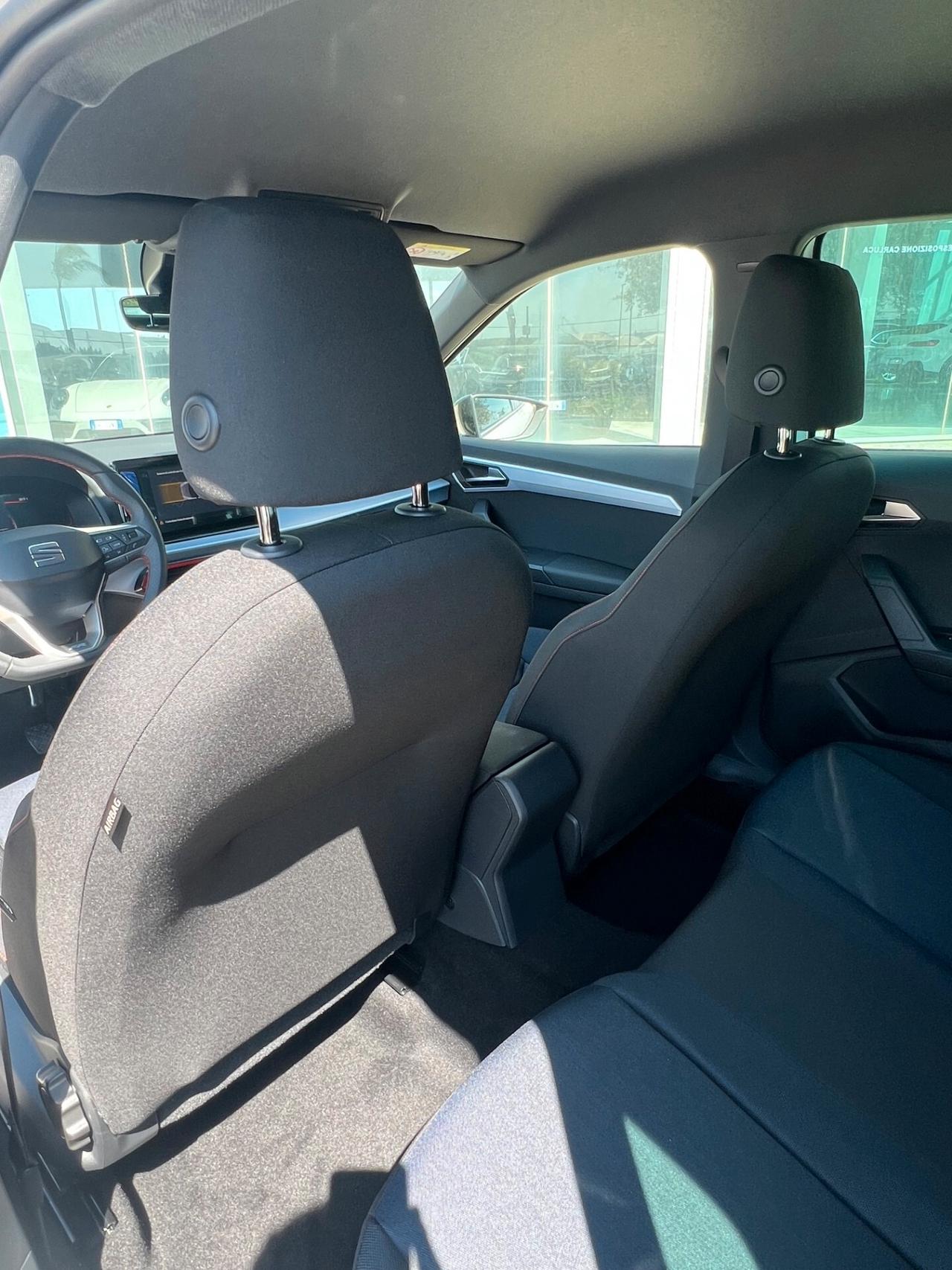 SEAT Arona ecotsi FR 110cv offerta T-Stock prezzo imperdibile