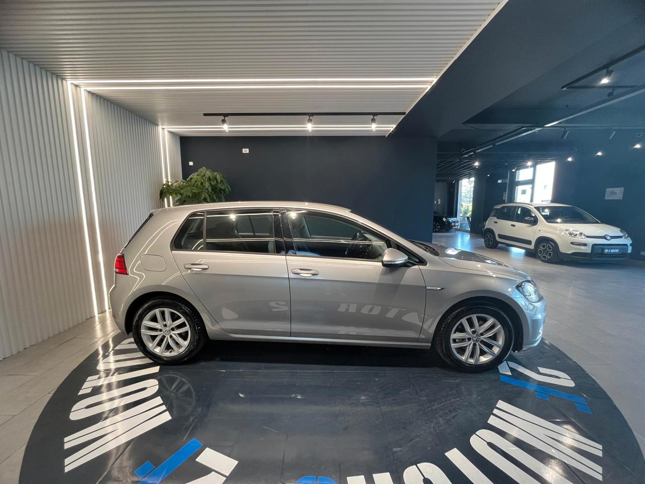 Volkswagen Golf VII 1.5 TGI 5p. Trendline BlueMotion Technology