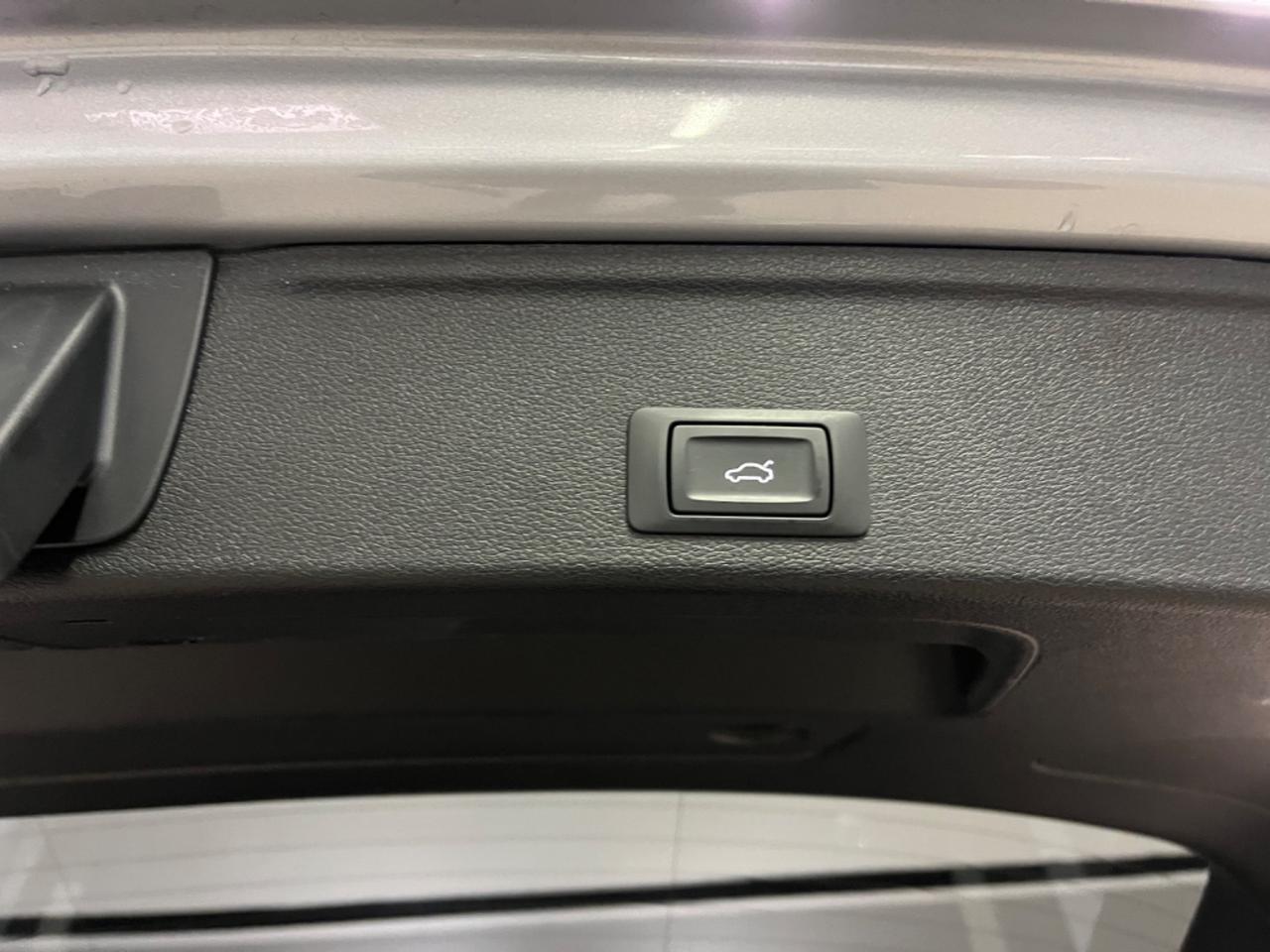 Audi A4 Avant 30 TDI S tronic Advanced