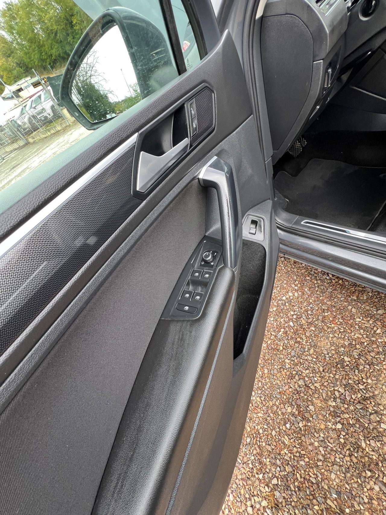 Volkswagen Tiguan 2.0 TDI 150 CV SCR DSG Elegance