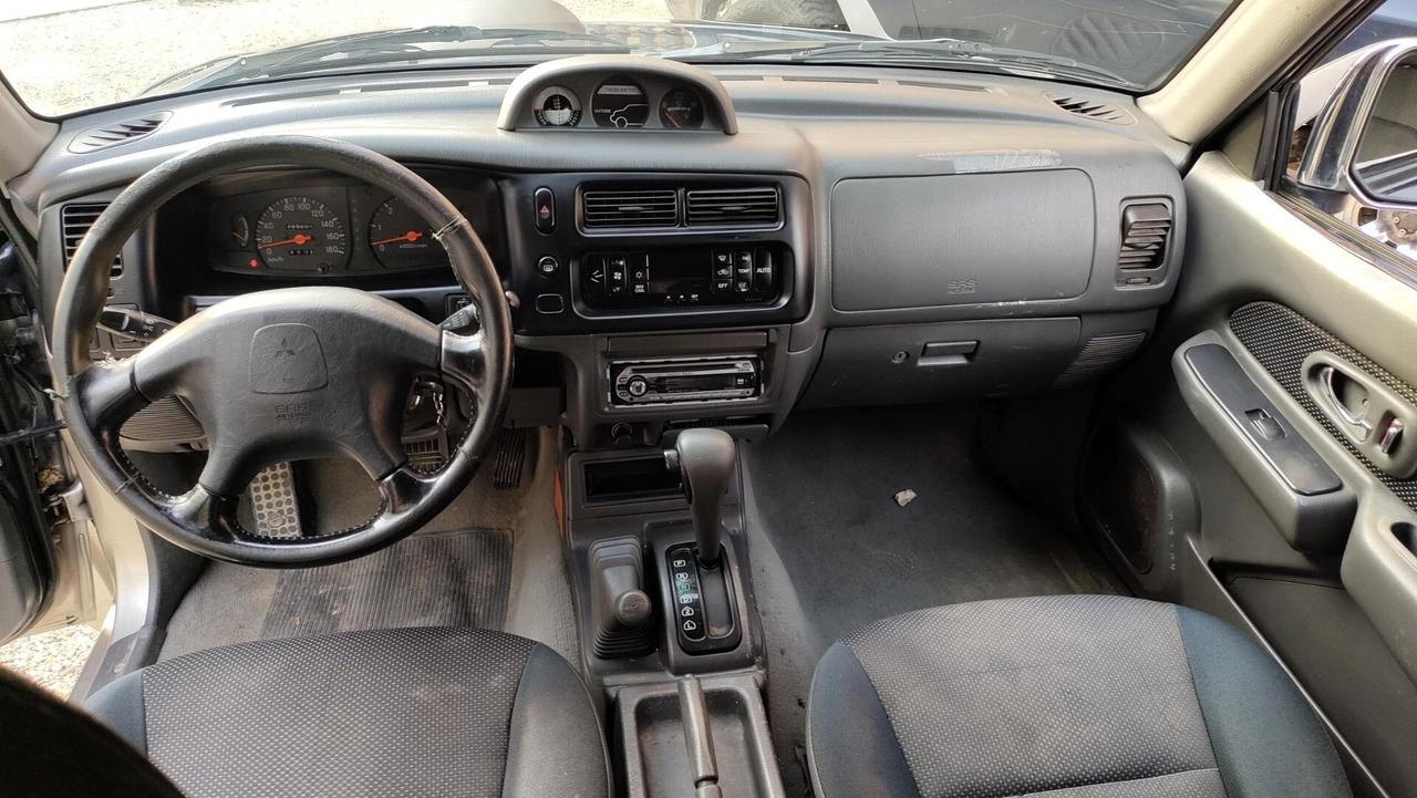 Mitsubishi L200 2.5 TD Double Cab Aut e Gancio