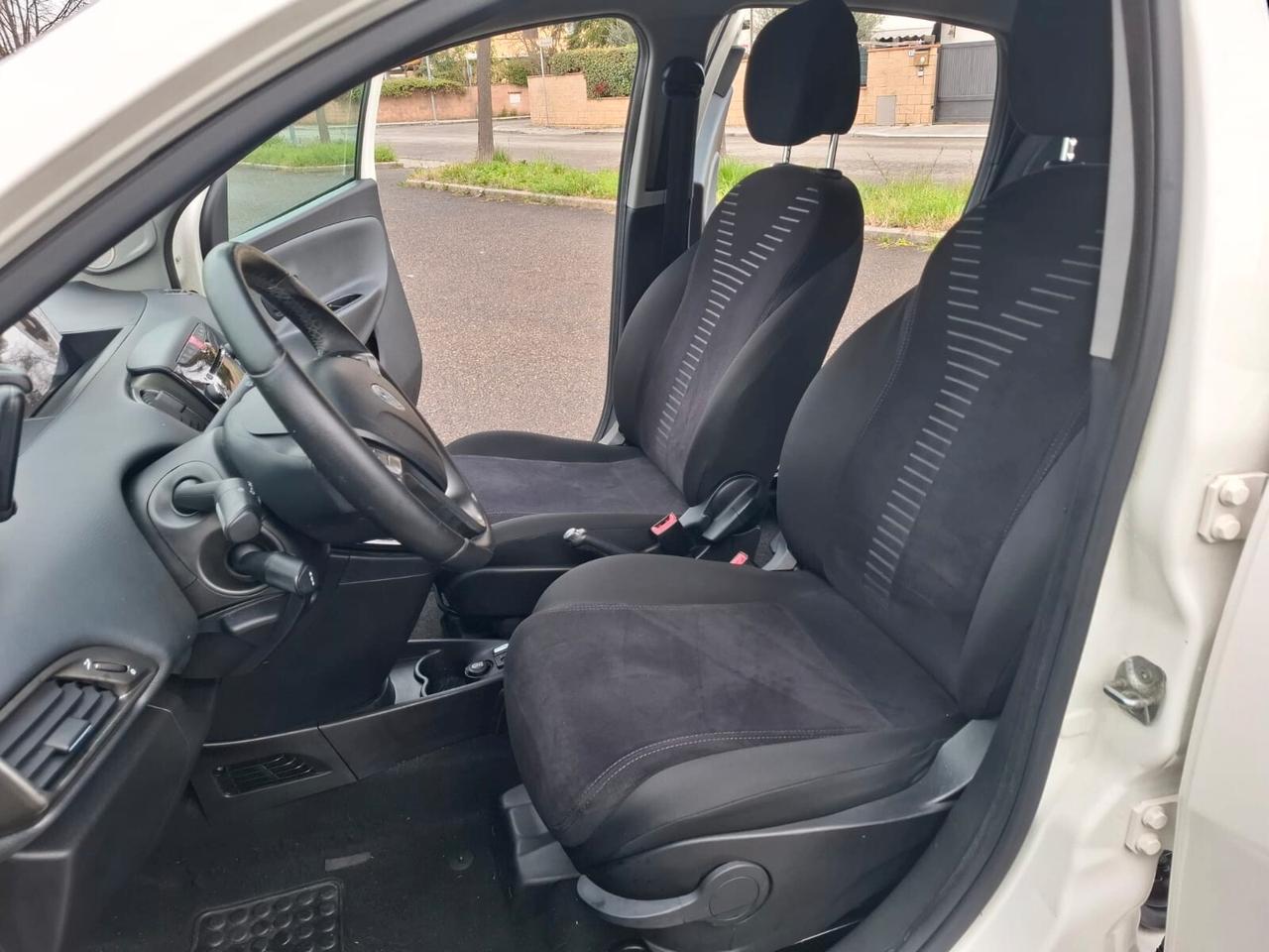 Lancia Ypsilon 1.2 del 2012 SOLO 133.000 KM