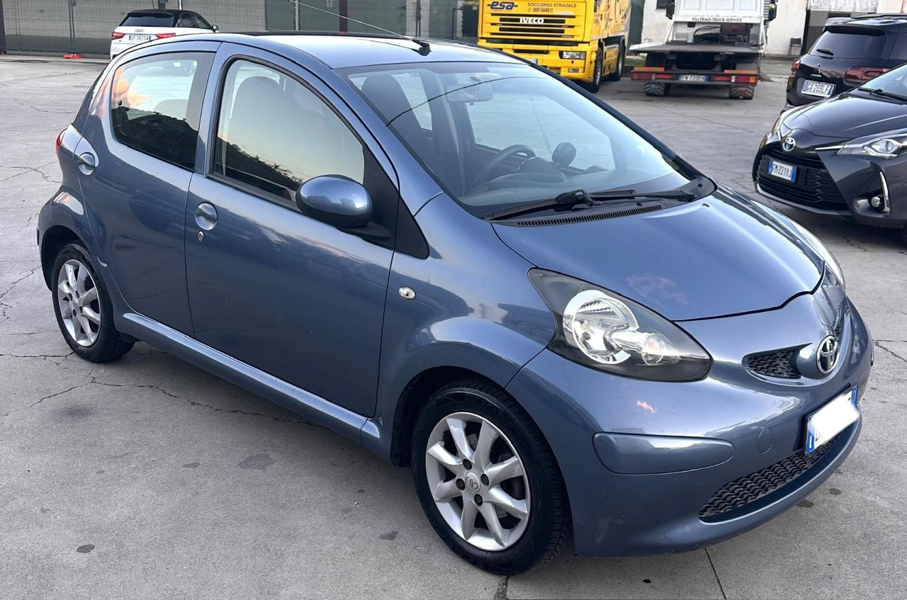 Toyota Aygo 1.0 VVT-i 68cv 5 porte Sound