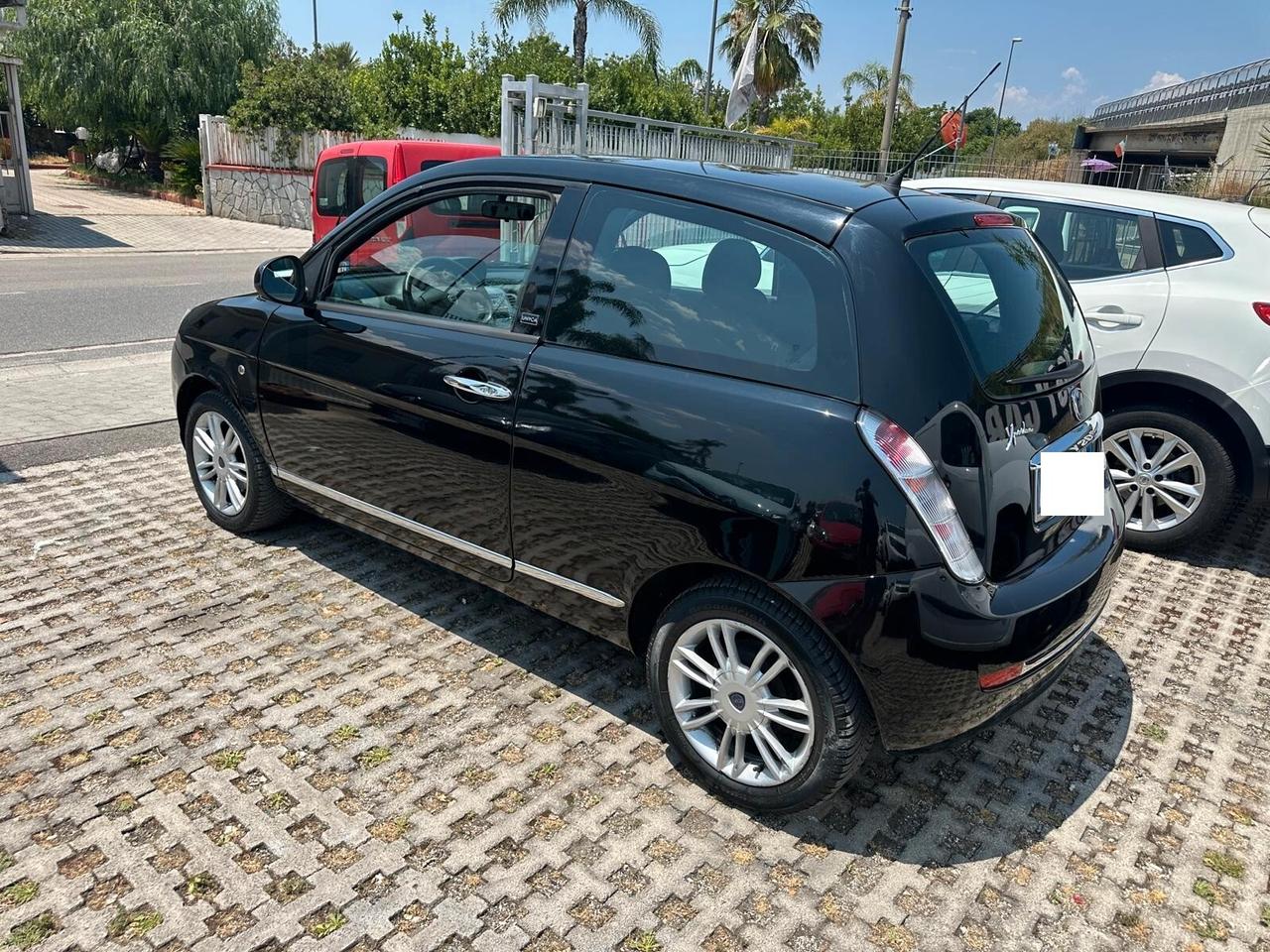 Lancia Ypsilon 1.2 69 CV Unyca-11/2011