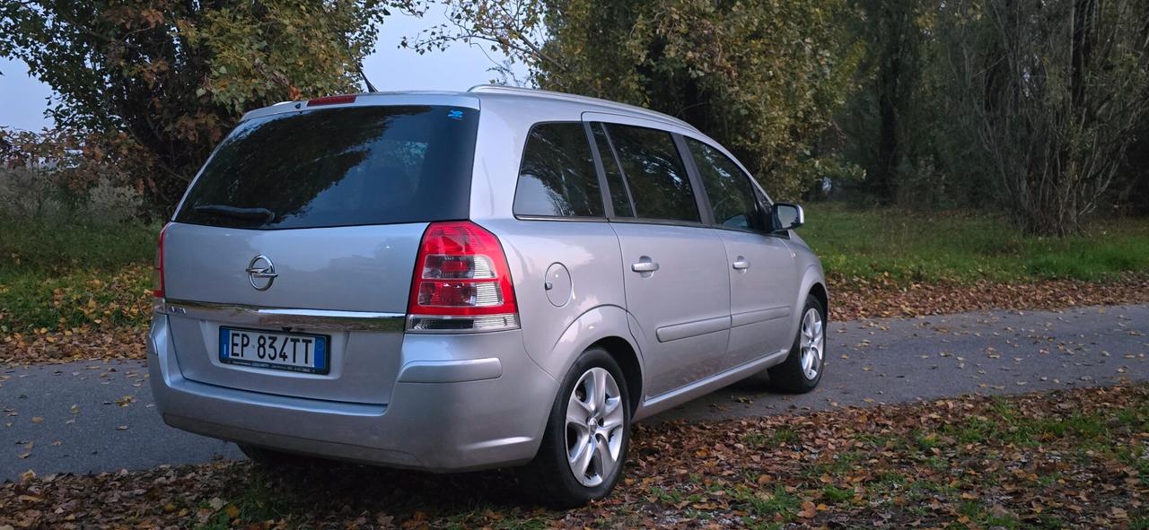 Opel Zafira 1.6 16V VVT One